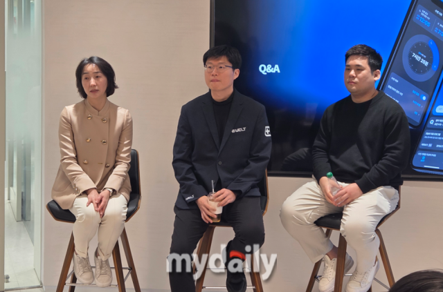 이유진 웰트 최고의학책임자 이사(왼쪽부터), 강성지 웰트 대표, 김경한 한독 디지털헬스케어사업실장. /이호빈 기자
