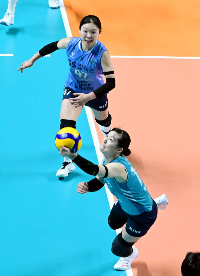 GS칼텍스 유서연이 몸을 날리며 디그를 시도하고 있다. / 한국배구연맹(KOVO)