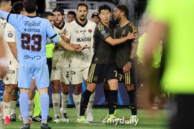 손흥민, 데니스 부앙가./게티이미지코리아