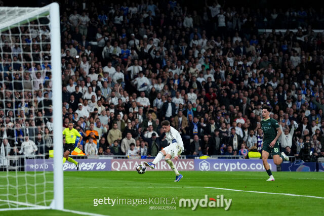 선제골을 작렬하는 발베르데(왼쪽). /게티이미지코리아