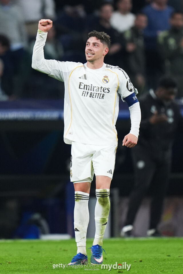 골을 넣은 뒤 주먹을 불끈 쥐는 발베르데. /게티이미지코리아