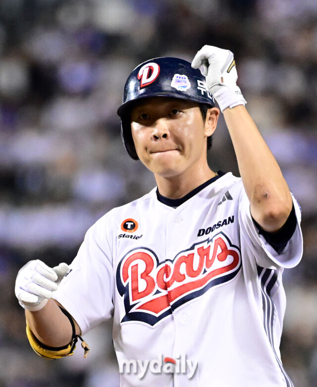 첫 홈런을 날린 정수빈./마이데일리