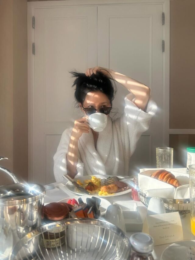 이영애가 변함없는 동안 미모로 근황을 전했다. / 이영애 SNS