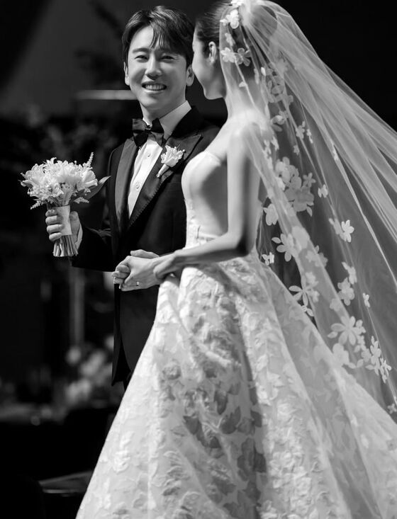 코미디언 남창희(왼쪽), 배우 출신 윤영경의 결혼식 / 남창희 소셜미디어