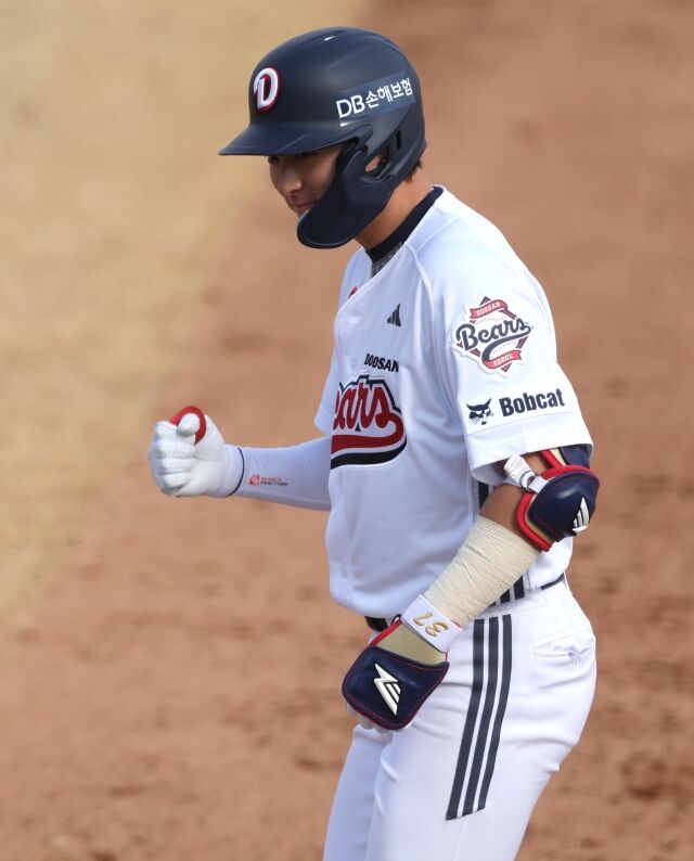 대타 투런을 날린 박지훈./두산 베어스