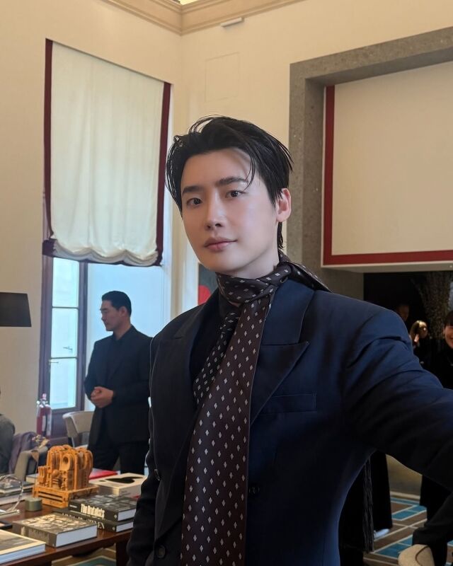 이종석이 이탈리아에서의 근황을 공개했다. / 이종석 SNS