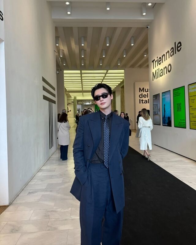 이종석이 이탈리아에서의 근황을 공개했다. / 이종석 SNS