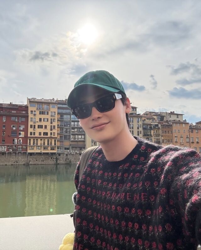 이종석이 이탈리아에서의 근황을 공개했다. / 이종석 SNS