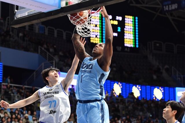 네이던 나이트/KBL