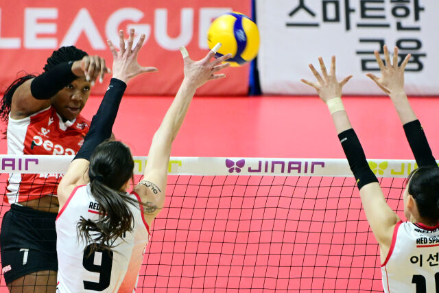 시즌 최종전에서 30득점을 올리며 승리를 이끈 페퍼저축은행 조이. / 한국배구연맹(KOVO)