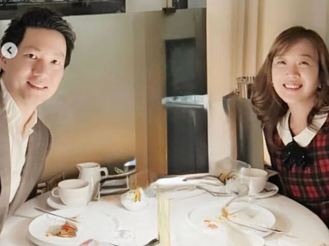 서민정이 남편과 외식을 하며 행복한 미소를 짓고 있다. / 서민정 소셜미디어