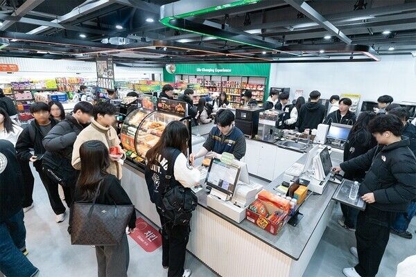 한양대 서울 캠퍼스 학생복지관에 문을 연 세븐일레븐 뉴웨이브 한양대프라자점. /코리아세븐