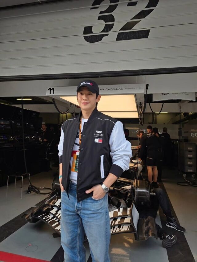 정해인이 모터스포츠 축제 현장에서 여유로운 근황을 전했다. / 정해인 SNS