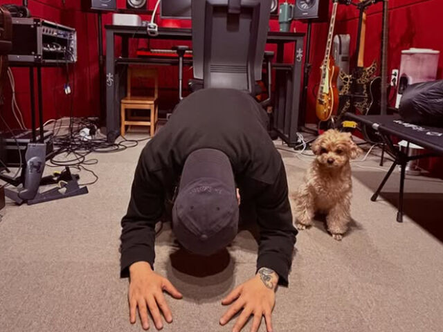 윤도현이 암 투병 끝에 완치 판정을 받아 건강한 모습으로 돌아왔다. / 윤도현 소셜미디어