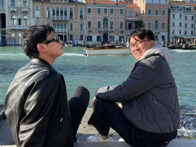 정진운과 장항준 감독이 해외에서 여유로운 시간을 보내고 있다. / 정진운 소셜미디어