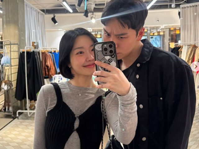 레이디제인이 남편과 함께 셀카를 찍고 있다. / 레이디제인 소셜미디어