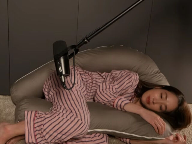 이민정이 바디 필로우를 사용할 때 자세를 공개해 웃음을 자아냈다. / 유튜브 '이민정 MJ'