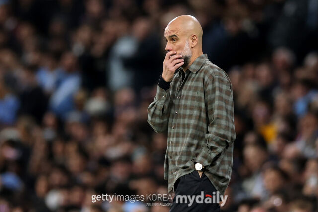 펩 과르디올라 맨시티 감독이 18일 레알 마드리드와 경기를 심각한 표정으로 지켜보고 있다. /게티이미지코리아