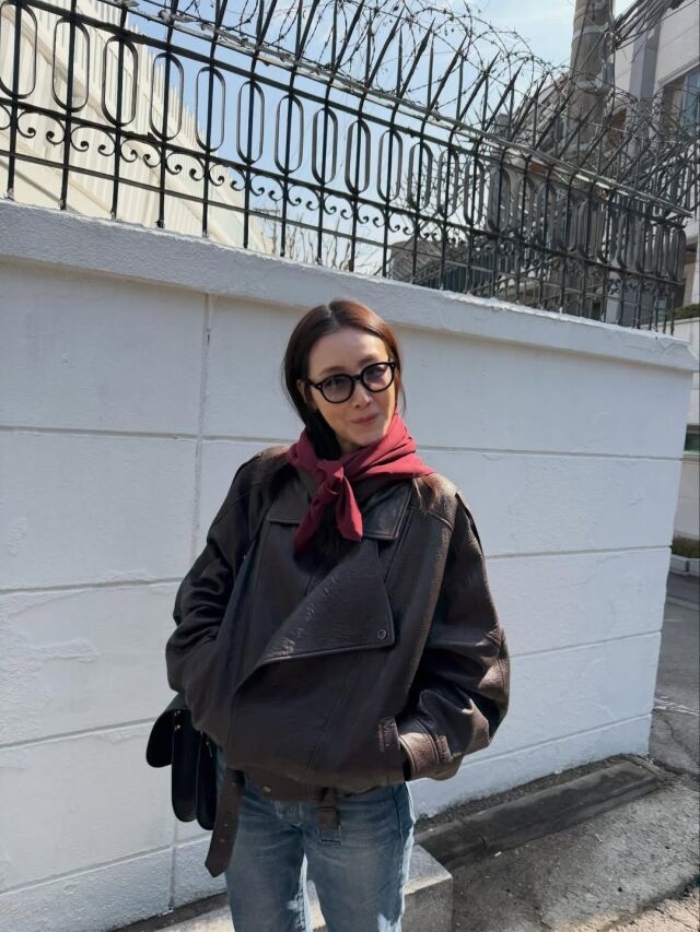 최지우가 세련된 봄 패션을 선보였다. / 최지우 SNS