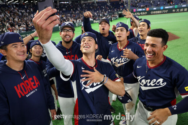 기념사진을 찍는 한국 대표팀 선수들./게티이미지코리아