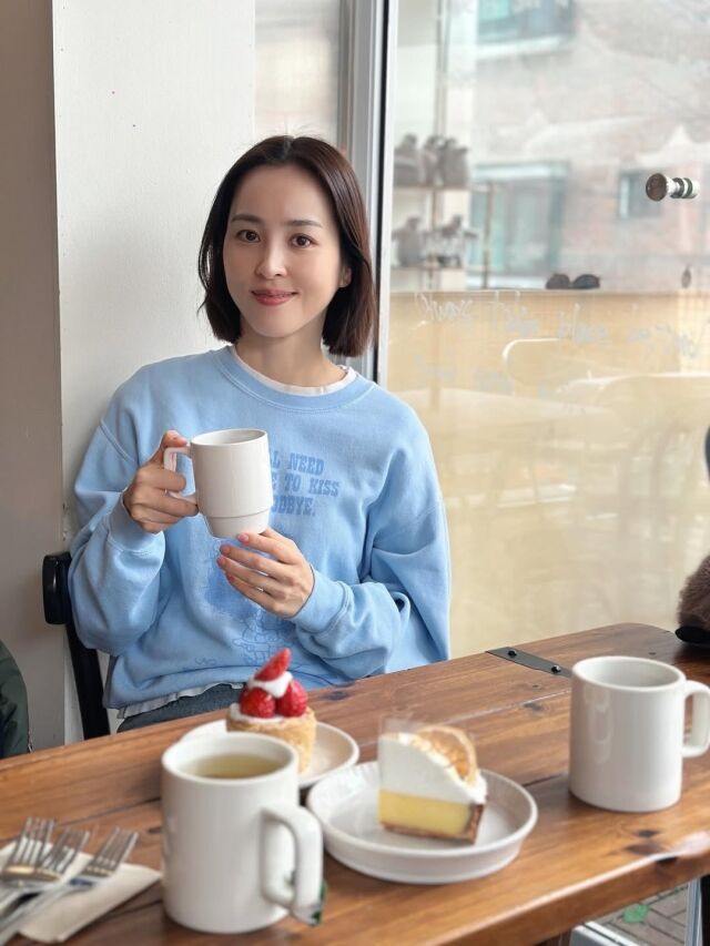 한혜진이 변함없는 청순 미모로 근황을 전했다. / 한혜진 SNS