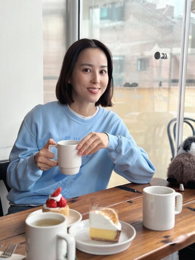 한혜진이 변함없는 청순 미모로 근황을 전했다. / 한혜진 SNS
