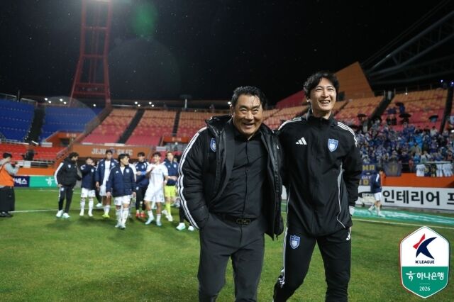 울산 HD 김현석 감독, 곽태휘 코치./프로축구연맹