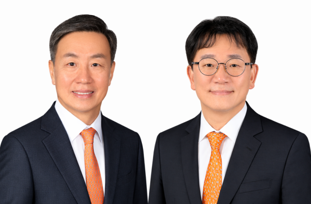 (왼쪽부터) 배두원 고문, 최영호 전무. /세무법인 센트릭