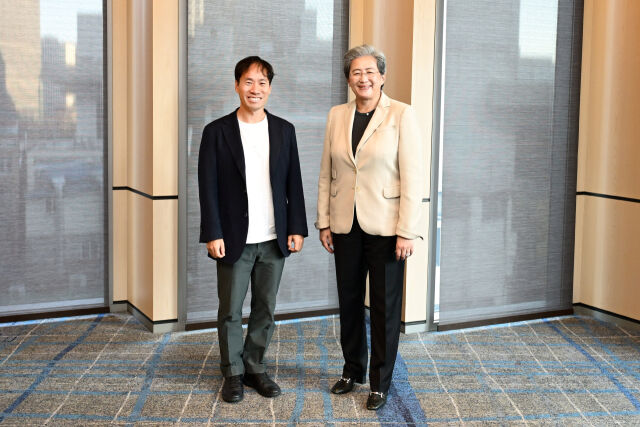 배성범 업스테이지 대표(왼쪽)와 리사 수 AMD CEO. /업스테이지