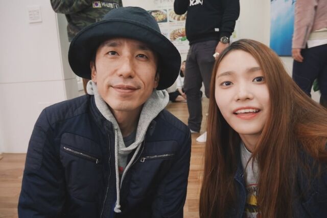 안테나 대표이사 유희열(왼쪽)과 가수 이진아의 투샷 / 이진아 소셜미디어