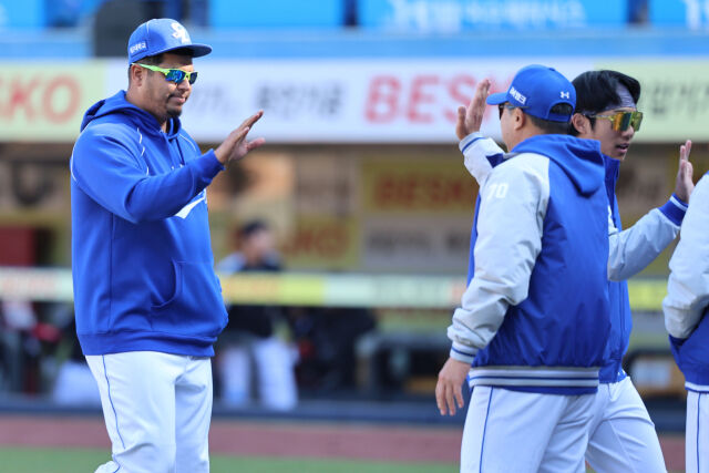 아리엘 후라도와 박진만 감독./삼성 라이온즈