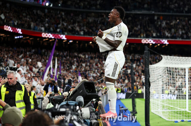골을 넣고 날아오른 비니시우스 주니오르. /게티이미지코리아