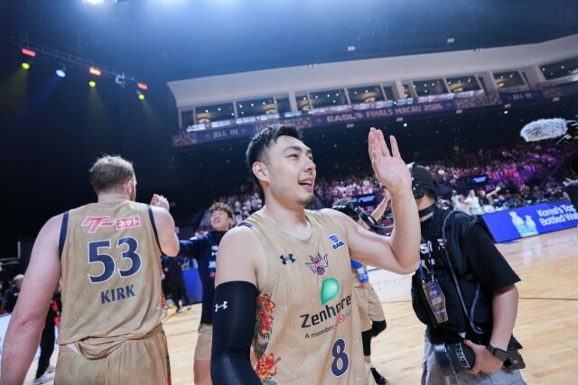 류큐 골든 킹스가 알바크 도쿄를 꺾고 동아시아슈퍼리그(EASL) 3위를 차지했다./EASL