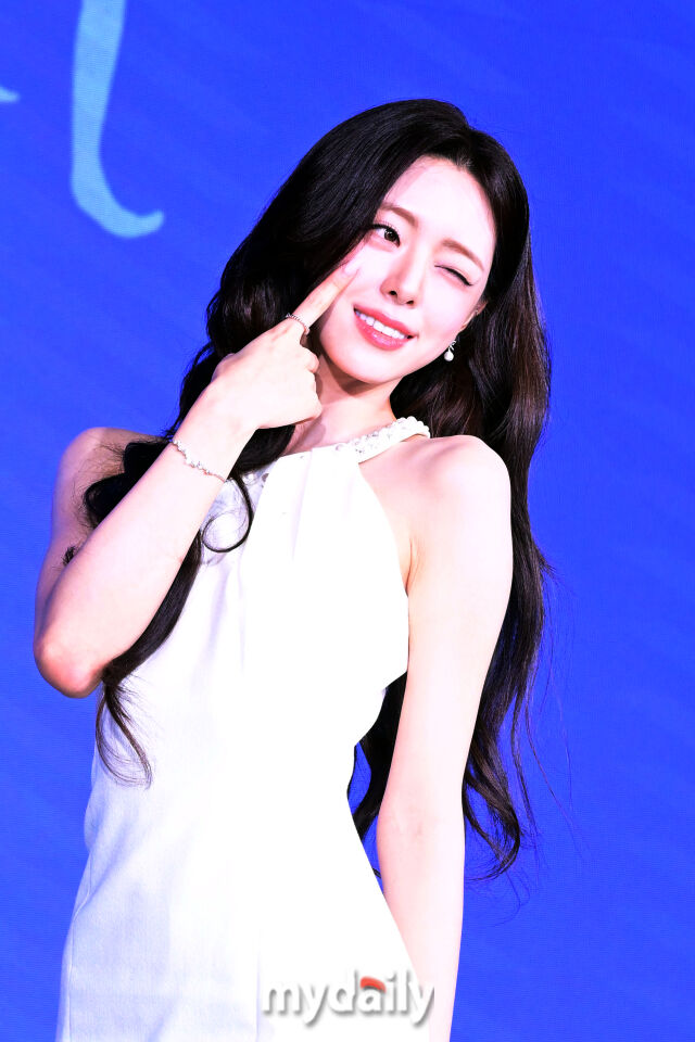 2026년 3월 23일 오후 그룹 있지(ITZY) 유나가 서울 광진구 자양동 풀만 앰버서더 서울 이스트폴에서 진행된 솔로 데뷔 앨범 '아이스크림(Ice Cream)' 발매 기념 기자간담회에서 포즈를 취하고 있다. / 곽경훈 기자 (kphoto@mydaily.co.kr)