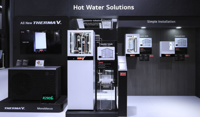 LG전자가 이탈리아 밀라노에서 24일 개막한 공조전시회 'MCE 2026'에서 히트펌프 기술력을 앞세워 우수상을 다수 수상했다. 특히 실외기-실내기-물탱크로 연결된 히트펌프 토탈 솔루션의 경쟁력을 입증했다. /LG전자