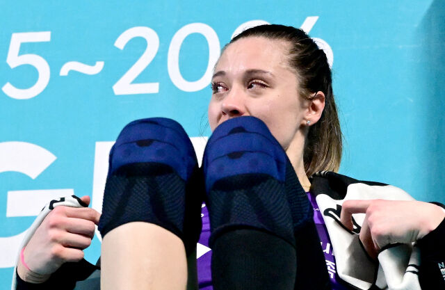 흥국생맹 레베카가 준플레이오프에서 패한 뒤 눈물을 흘리고 있다 / 한국배구연맹(KOVO)