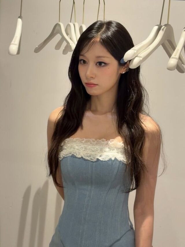 티아라 지연이 한층 물오른 비주얼로 시선을 사로잡았다. / 지연 SNS