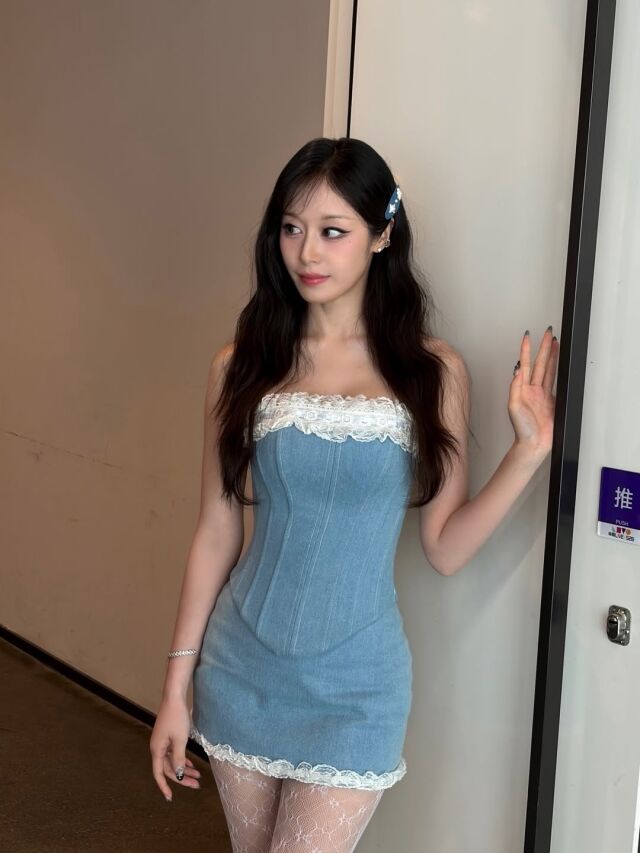 티아라 지연이 한층 물오른 비주얼로 시선을 사로잡았다. / 지연 SNS