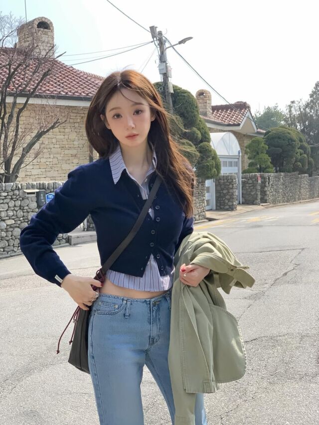 강민경이 봄 분위기가 물신 풍기는 일상을 공개했다. / 강민경 SNS