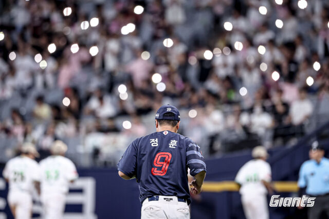 4월 17일 은퇴식을 치르는 정훈./롯데 자이언츠