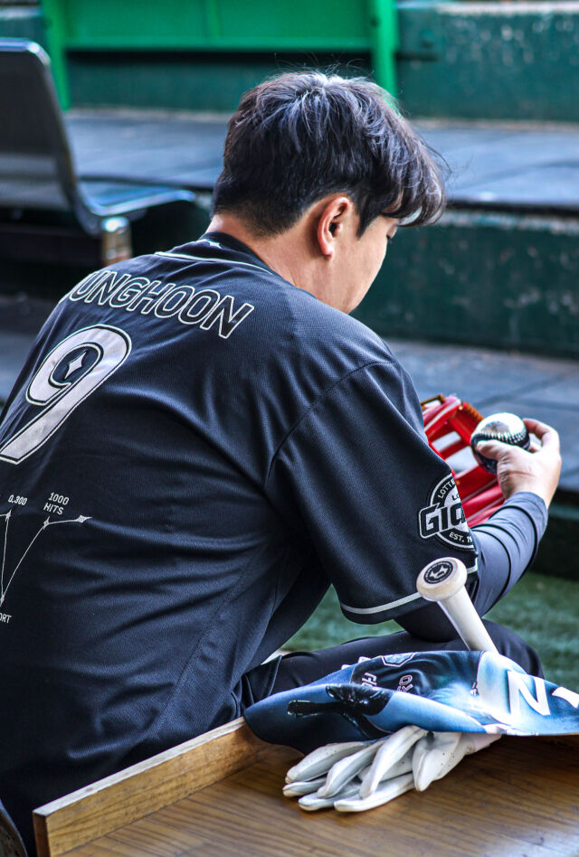 정훈의 은퇴 기념 유니폼./롯데 자이언츠