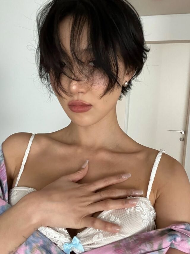 화사가 다이어트 성공 이후 한층 더 당당해진 근황을 전했다. / 화사 SNS