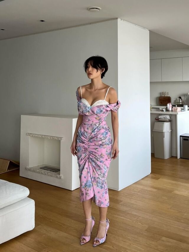 화사가 다이어트 성공 이후 한층 더 당당해진 근황을 전했다. / 화사 SNS