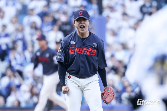롯데 자이언츠 박정민이 데뷔전에서 세이브를 기록했다./롯데 자이언츠