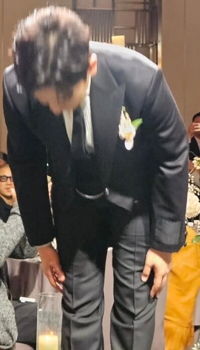 이민우가 하객들에게 인사를 건네는 모습 / 장성규 소셜미디어