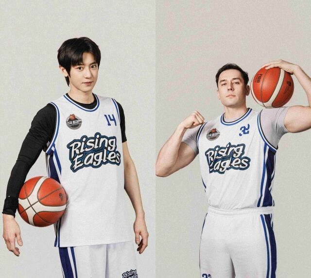 '열혈 농구단2'에 합류한 그룹 엑소 멤버 찬열(왼쪽), 방송인 줄리엔강 / SBS