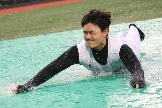 한찬희의 우천 취소 세리머니./울산 웨일즈