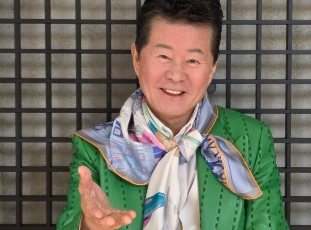 가수 태진아는 최근 라디오와 방송을 통해 자신의 굴곡진 인생사와 가족을 향한 깊은 애정을 털어놨다./진아기획