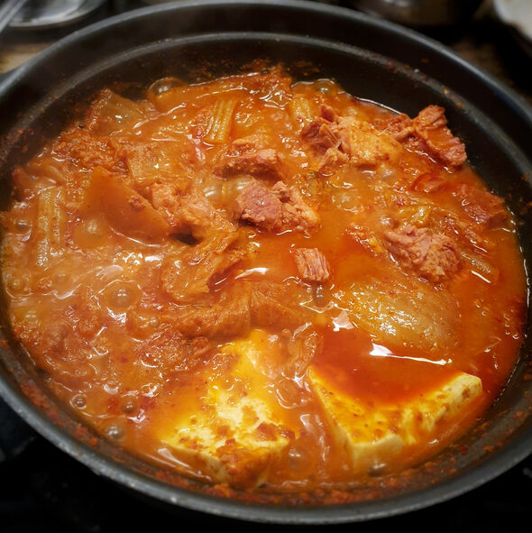 적은 돈으로 한 끼를 해결할 수 있는 식당 정보 거지맵은 불과 열흘 만에 누적 이용자 6만 5,000명을 돌파했다. 기사의 이해를 돕기 위한 김치지개 이미지./게티이미지뱅크, 마이데일리