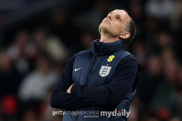 토마스 투헬 잉글랜드 감독이 일본과 경기가 잘 풀리지 않자 답답한 표정을 짓고 있다. /게티이미지코리아